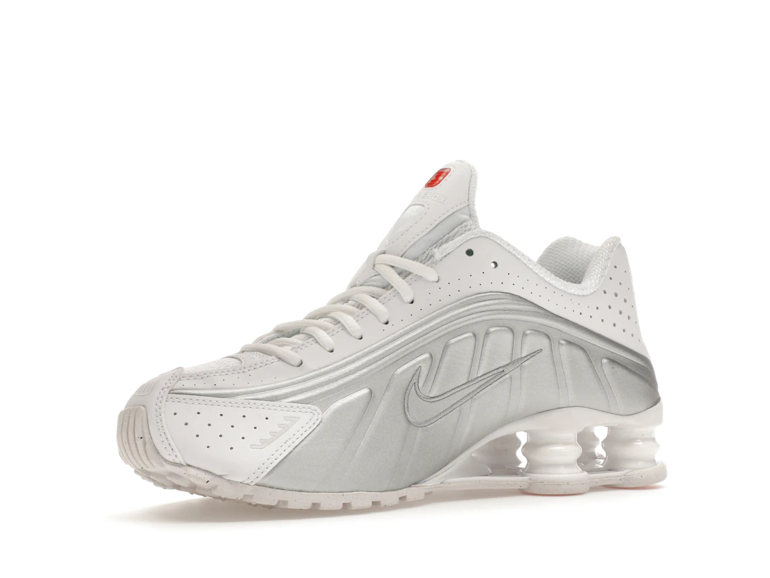 Vue 16 de Nike Shox R4 White Metallic Silver 