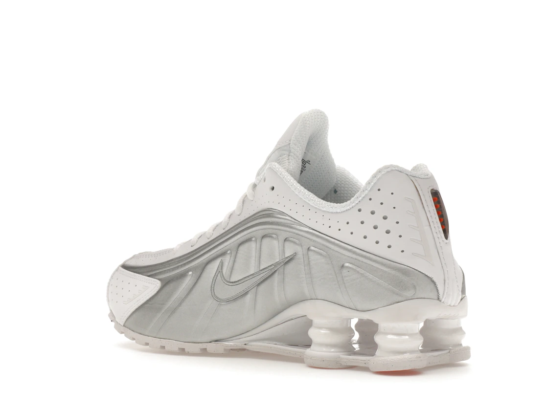 Vue 23 de Nike Shox R4 White Metallic Silver 