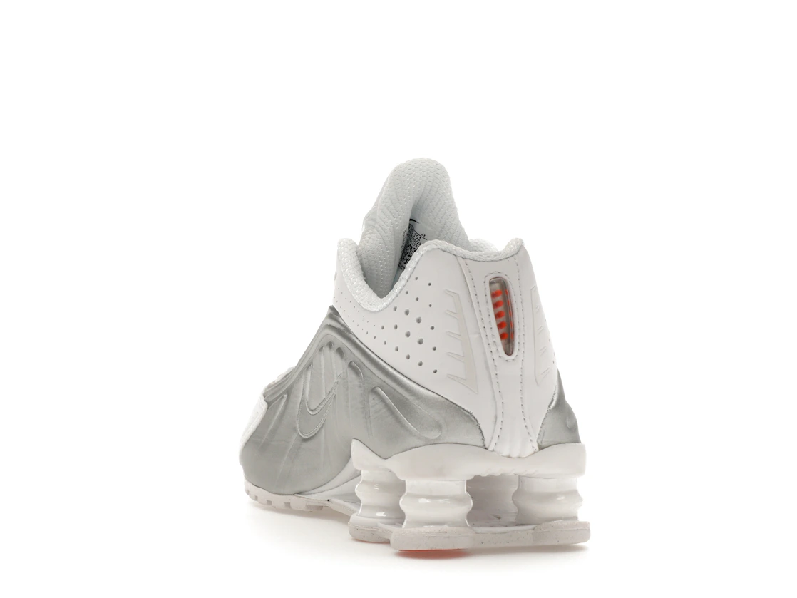 Vue 26 de Nike Shox R4 White Metallic Silver 