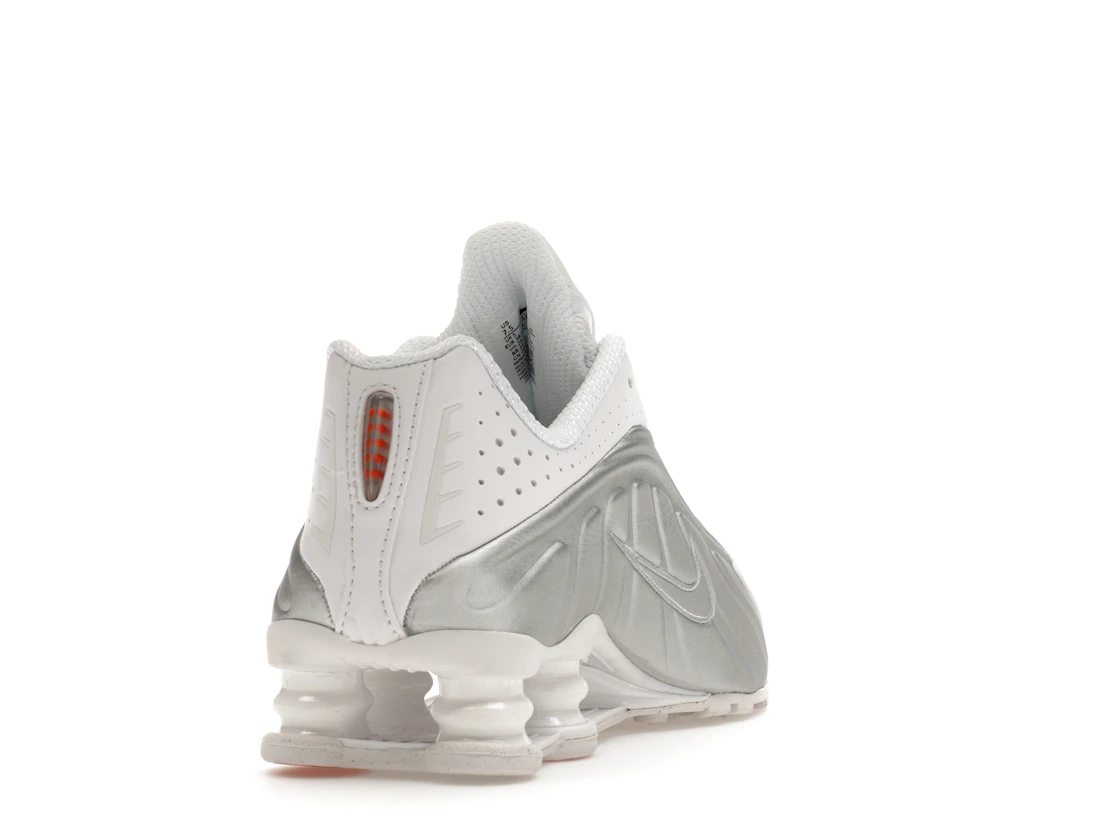 Vue 30 de Nike Shox R4 White Metallic Silver 