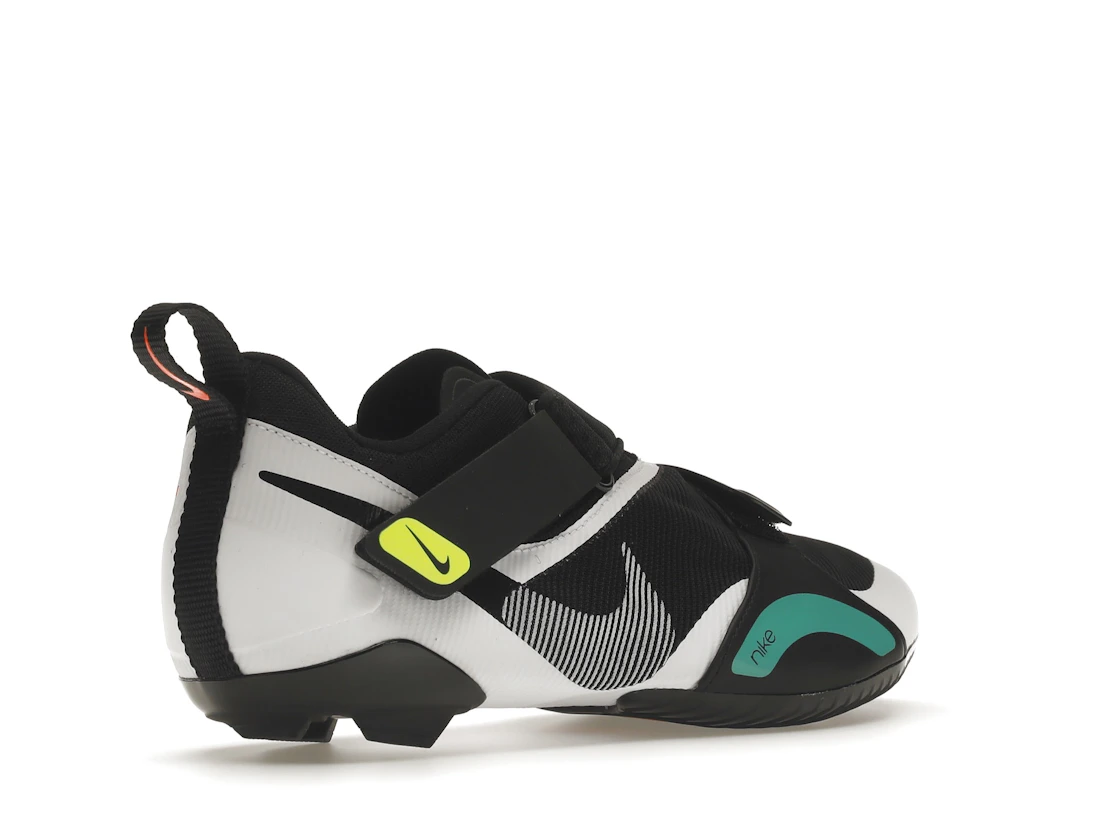Vue 33 de Nike SuperRep Cycle Black Clear Emerald