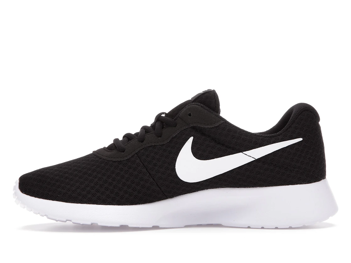 Vue 19 de Nike Tanjun Black White 