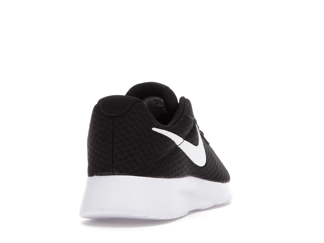 Vue 30 de Nike Tanjun Black White 