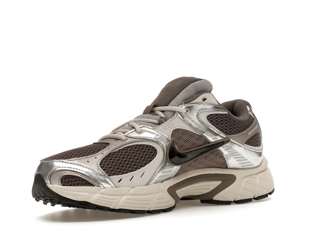 Vue 15 de Nike V5 RNR Cave Stone Black