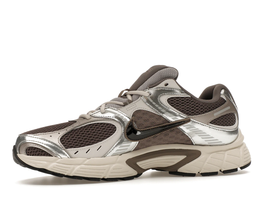 Vue 17 de Nike V5 RNR Cave Stone Black
