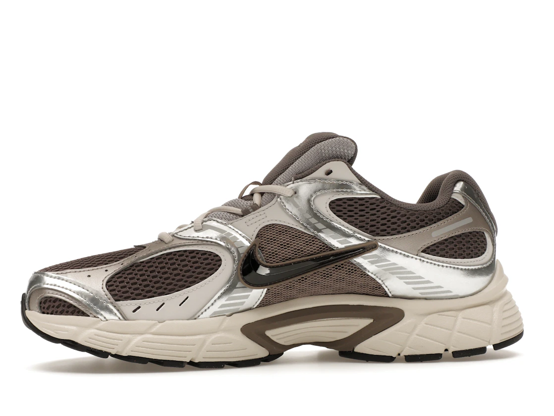 Vue 18 de Nike V5 RNR Cave Stone Black