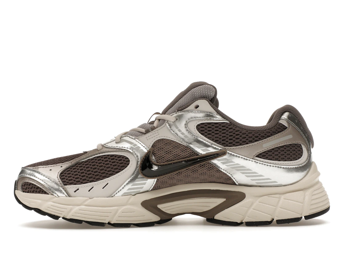 Vue 19 de Nike V5 RNR Cave Stone Black