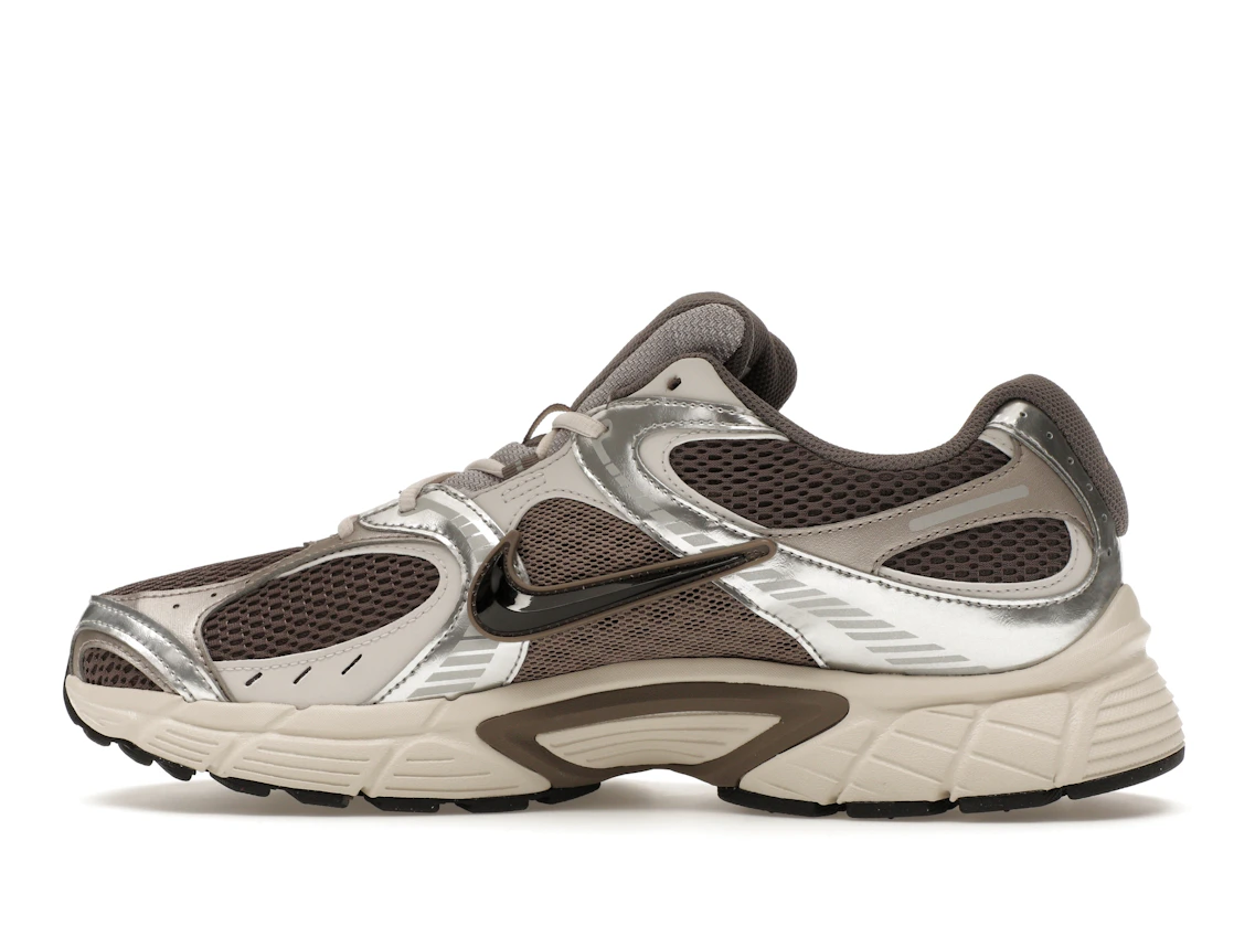 Vue 20 de Nike V5 RNR Cave Stone Black