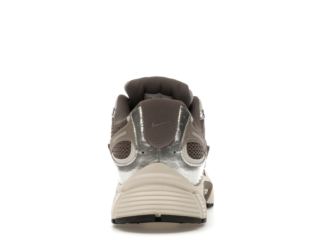 Vue 28 de Nike V5 RNR Cave Stone Black