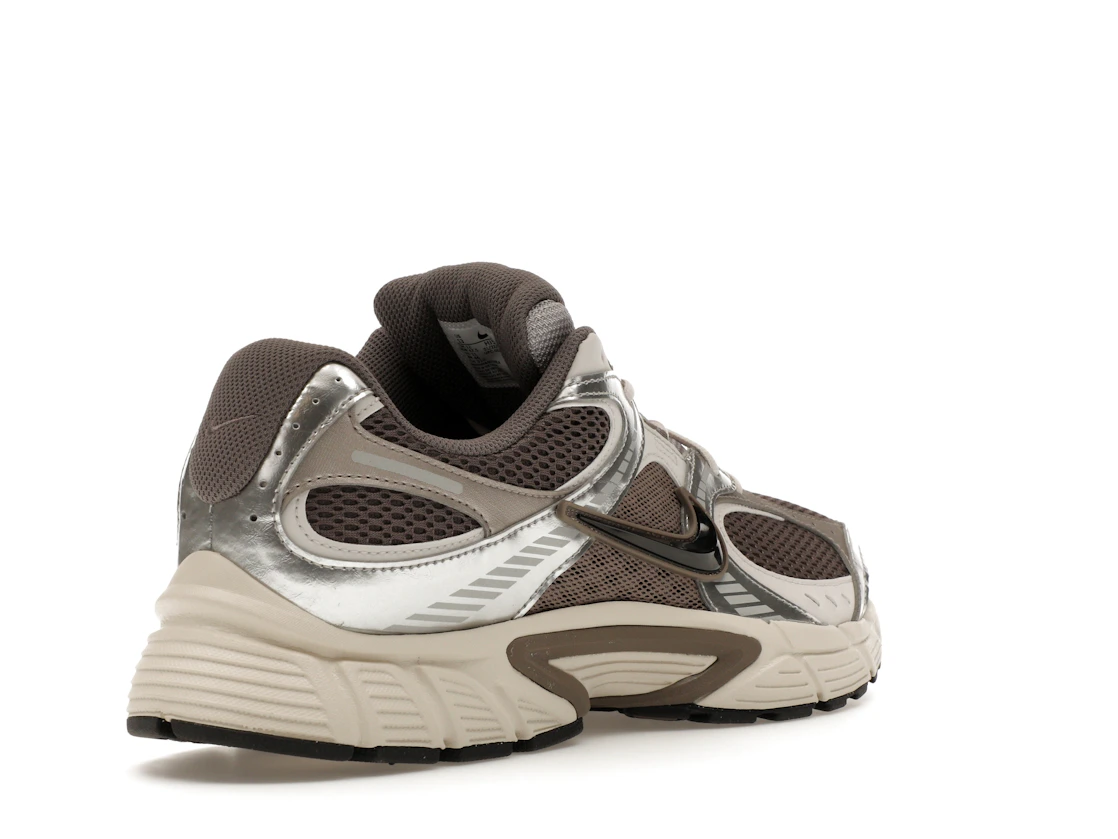 Vue 32 de Nike V5 RNR Cave Stone Black