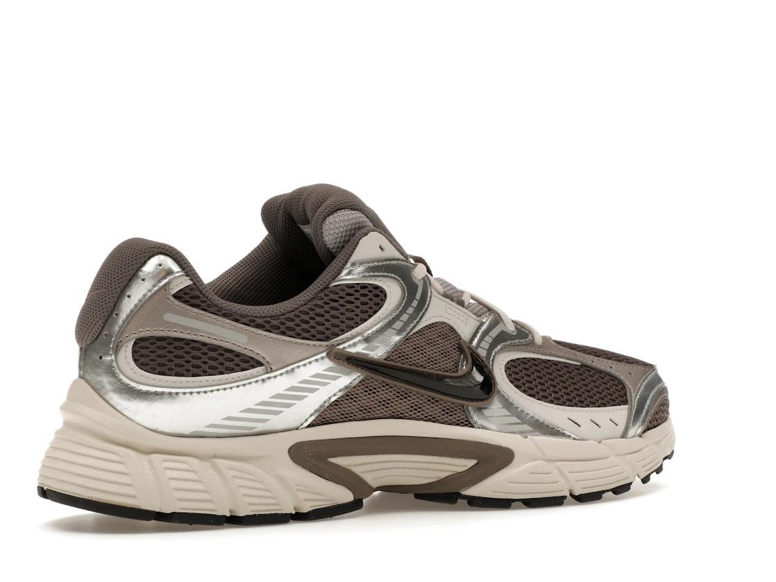 Vue 34 de Nike V5 RNR Cave Stone Black