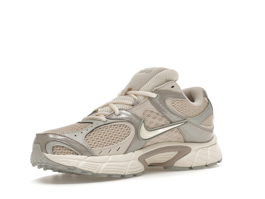 Vue 15 de Nike V5 RNR Oatmeal Pale Ivory
