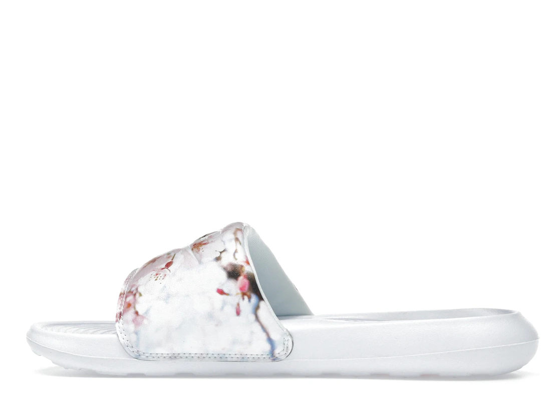 Vue 20 de Nike Victori One Slide White 