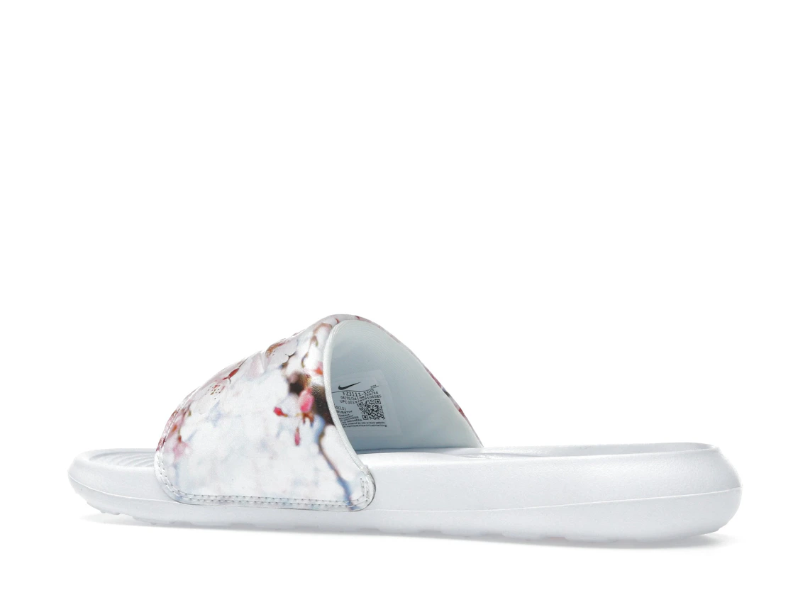 Vue 22 de Nike Victori One Slide White 