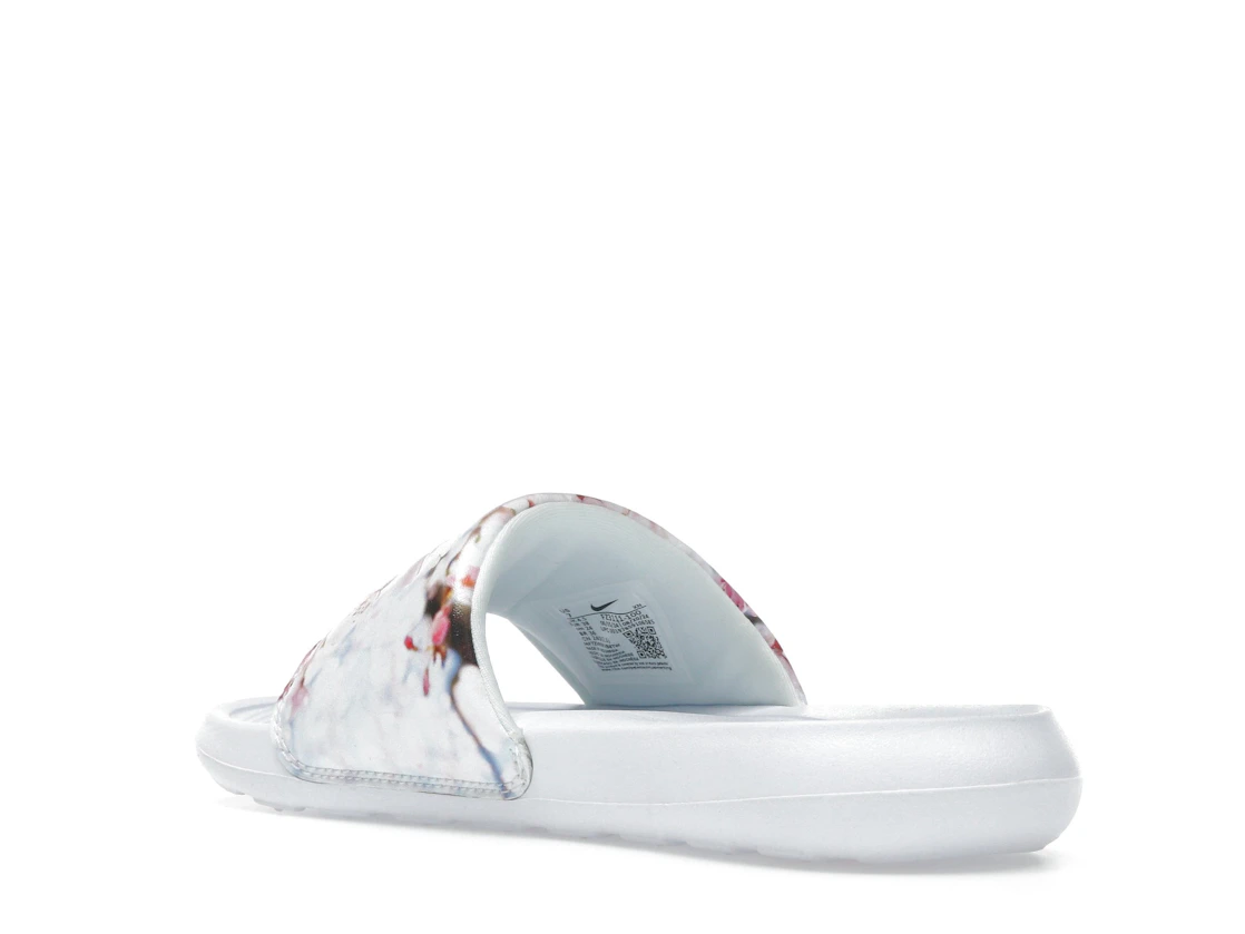 Vue 24 de Nike Victori One Slide White 