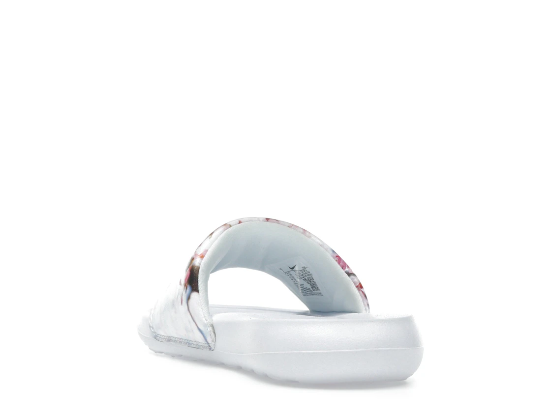 Vue 26 de Nike Victori One Slide White 