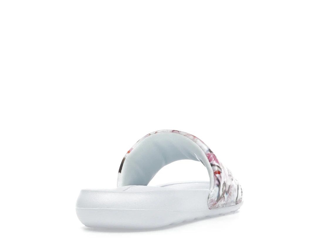 Vue 30 de Nike Victori One Slide White 