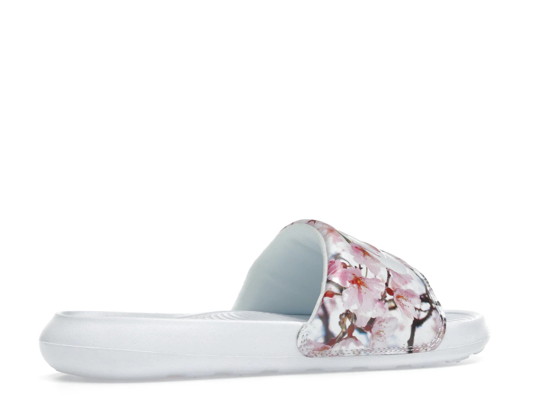 Vue 34 de Nike Victori One Slide White 