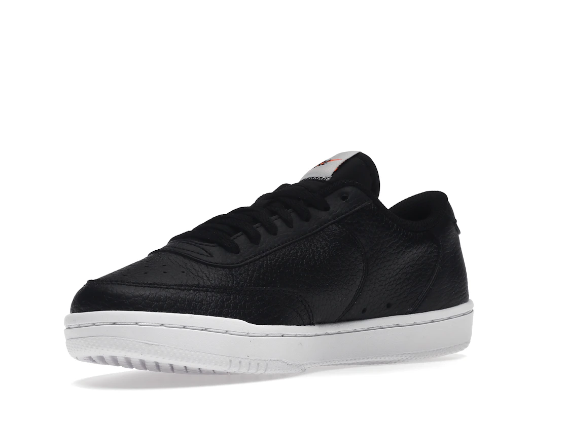 Vue 15 de Nike Vintage Court Premium Black 