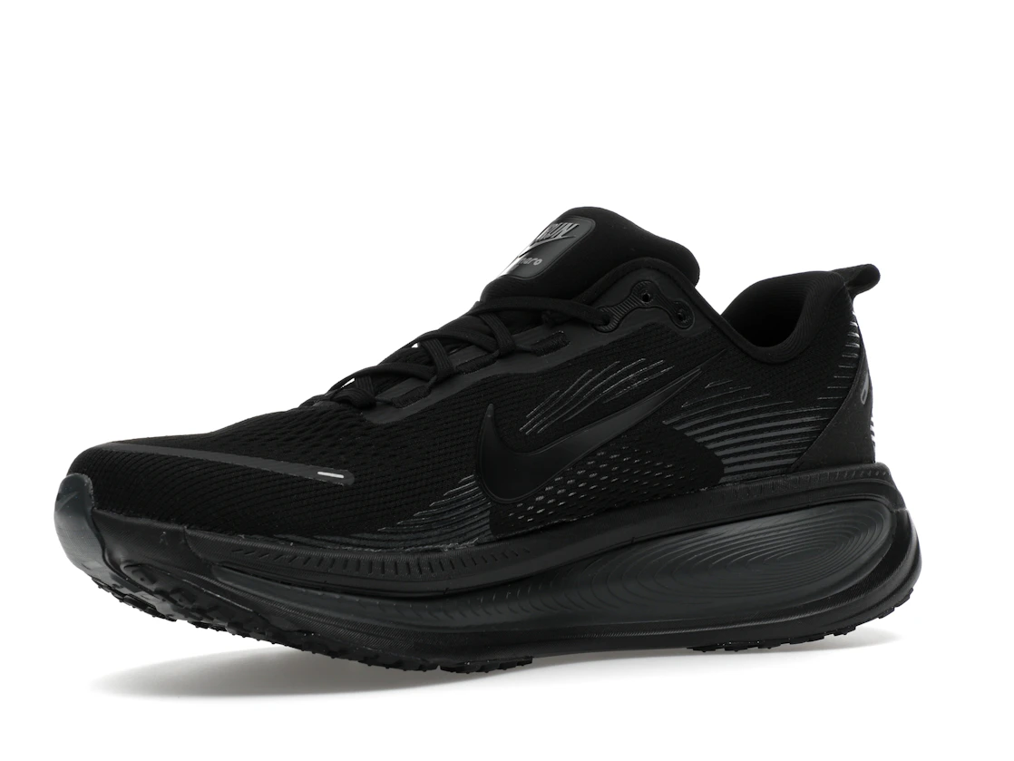Vue 16 de Nike Vomero 18 Black Dark Smoke Grey Light Smoke Grey