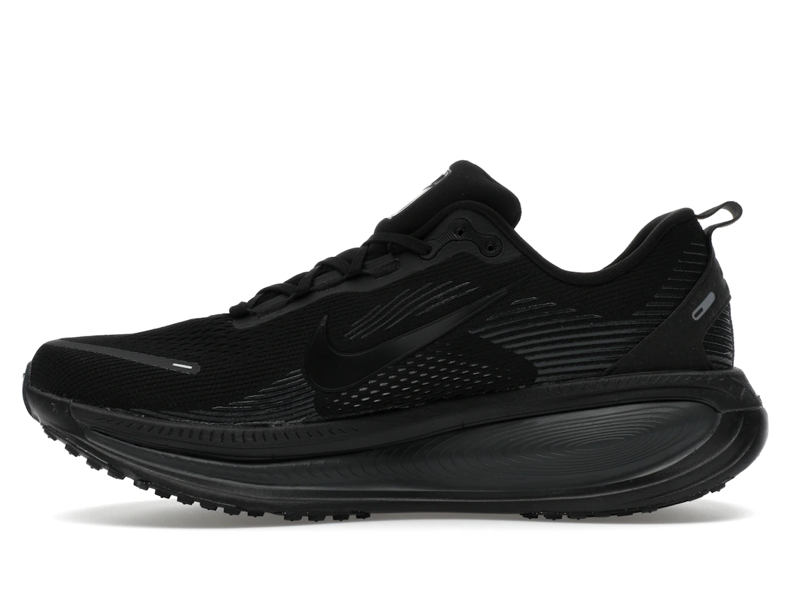 Vue 19 de Nike Vomero 18 Black Dark Smoke Grey Light Smoke Grey