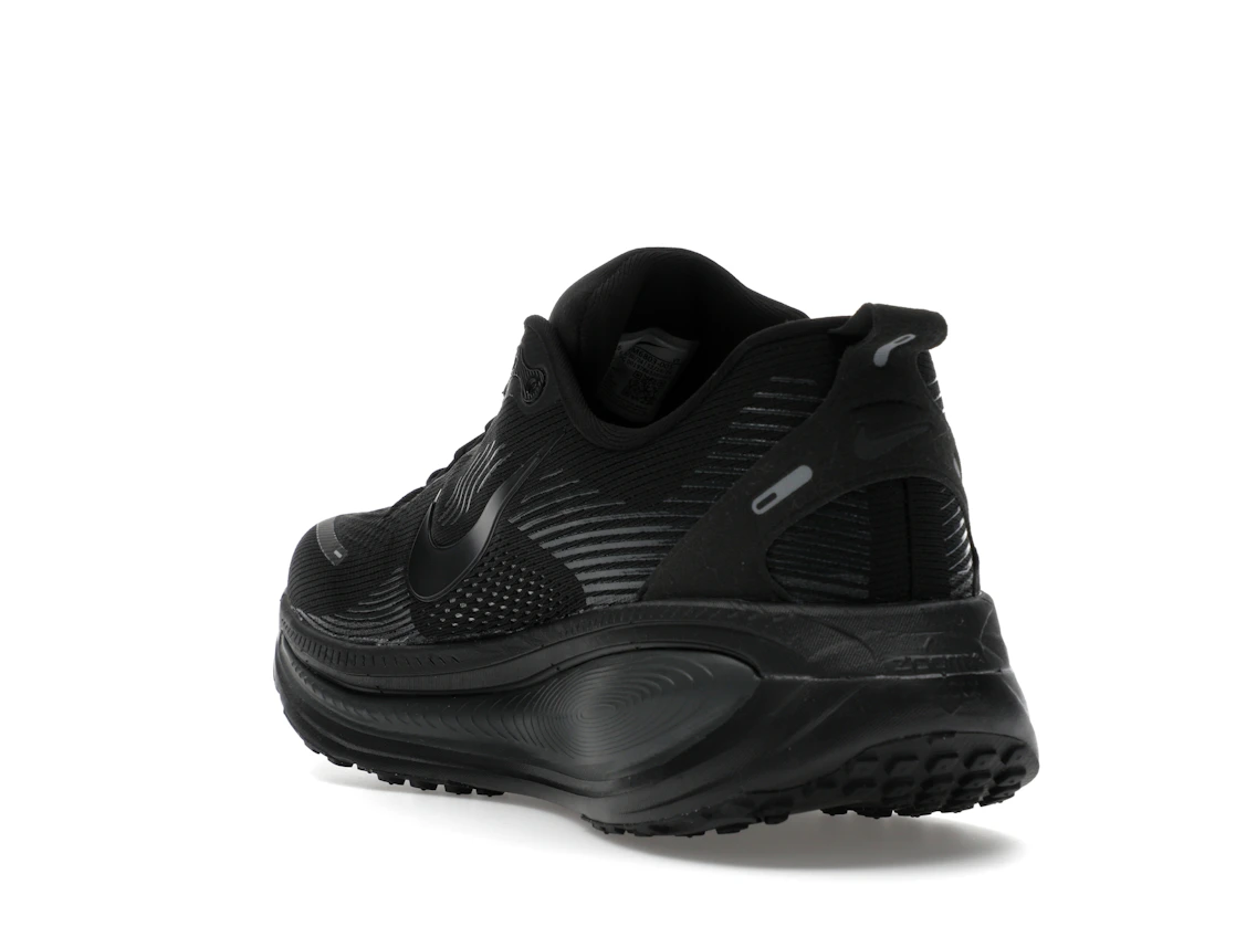 Vue 25 de Nike Vomero 18 Black Dark Smoke Grey Light Smoke Grey