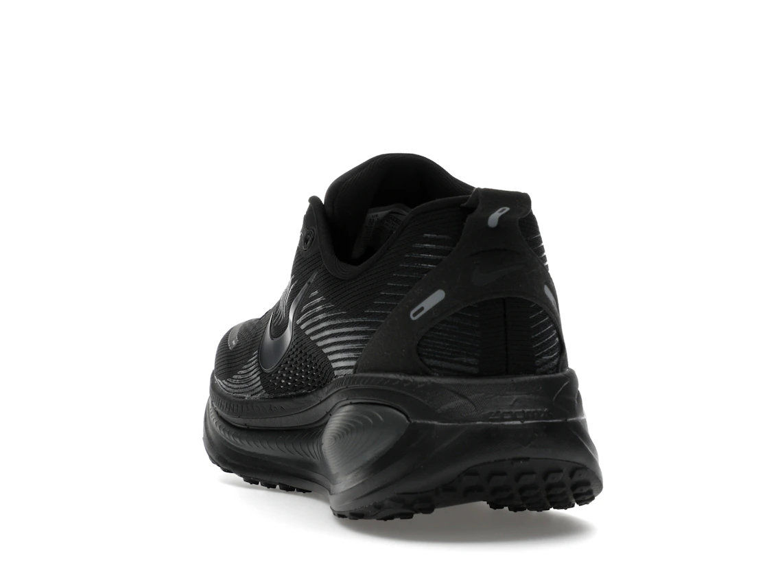 Vue 26 de Nike Vomero 18 Black Dark Smoke Grey Light Smoke Grey