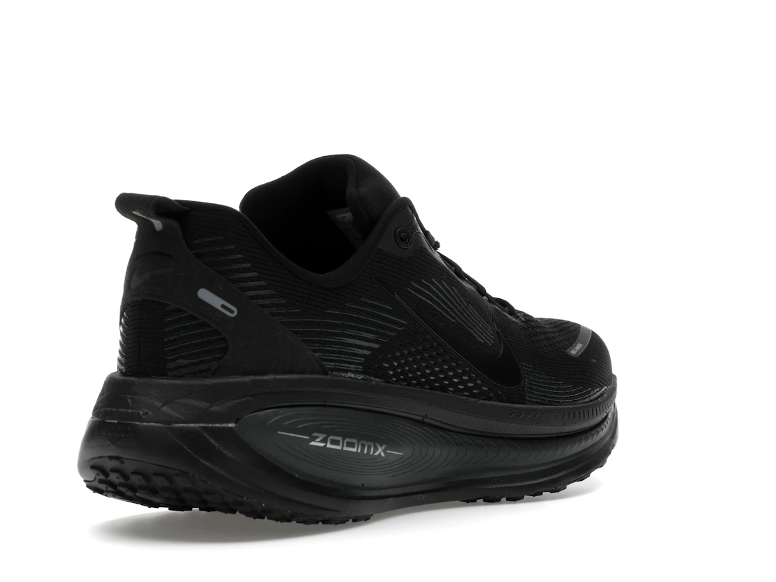 Vue 32 de Nike Vomero 18 Black Dark Smoke Grey Light Smoke Grey