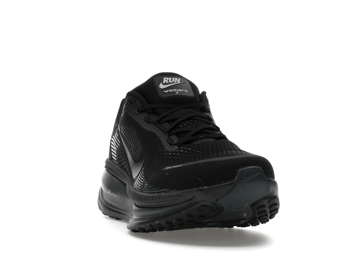 Vue 8 de Nike Vomero 18 Black Dark Smoke Grey Light Smoke Grey