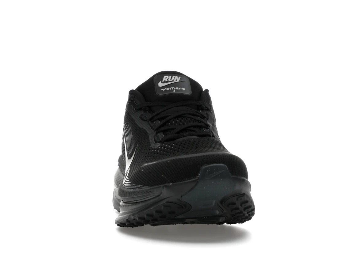 Vue 9 de Nike Vomero 18 Black Dark Smoke Grey Light Smoke Grey