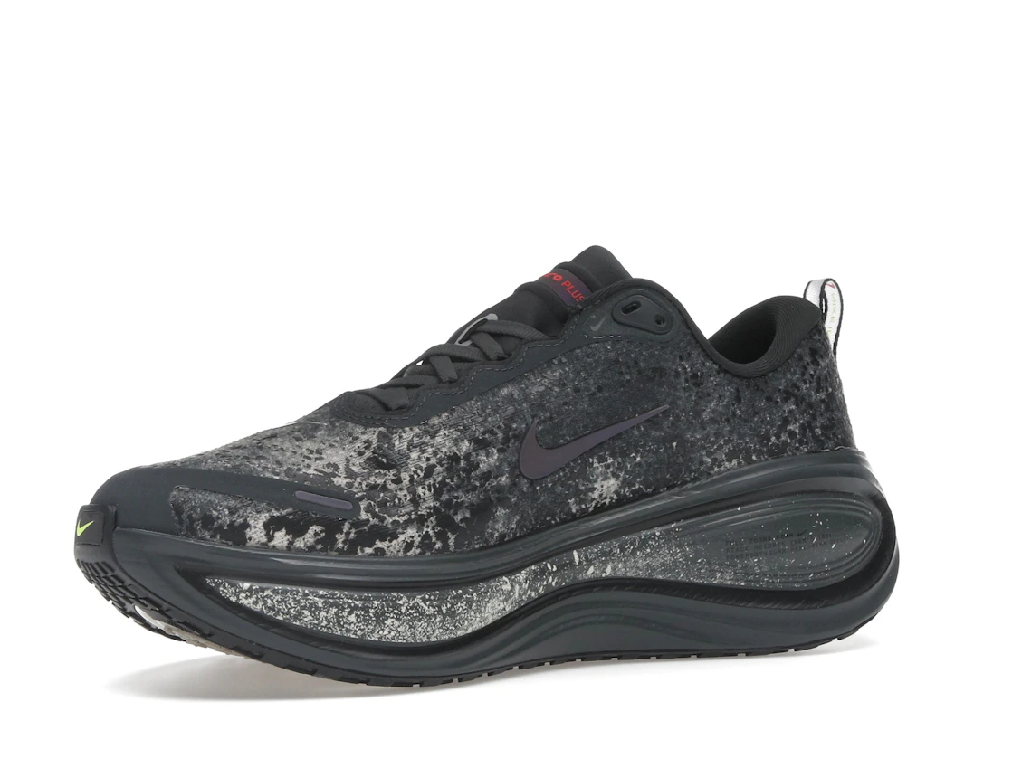 Vue 16 de Nike Vomero Plus Anthracite Oatmeal Black