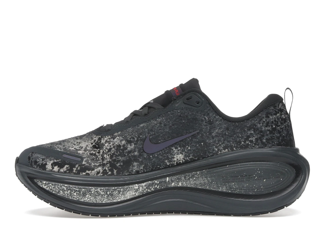 Vue 19 de Nike Vomero Plus Anthracite Oatmeal Black