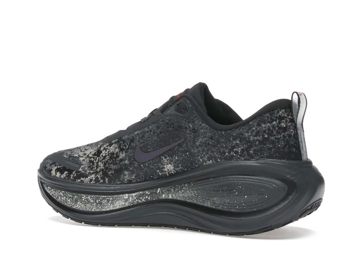 Vue 22 de Nike Vomero Plus Anthracite Oatmeal Black