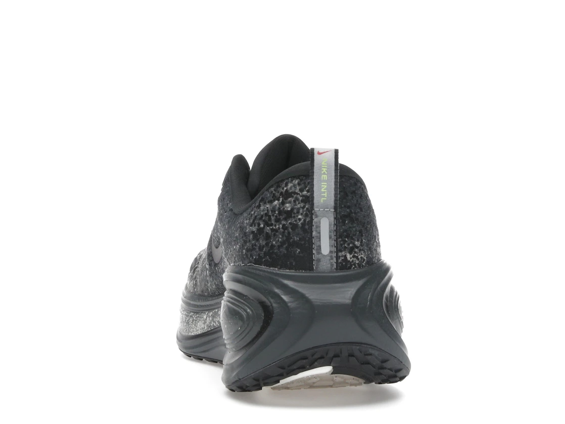 Vue 27 de Nike Vomero Plus Anthracite Oatmeal Black