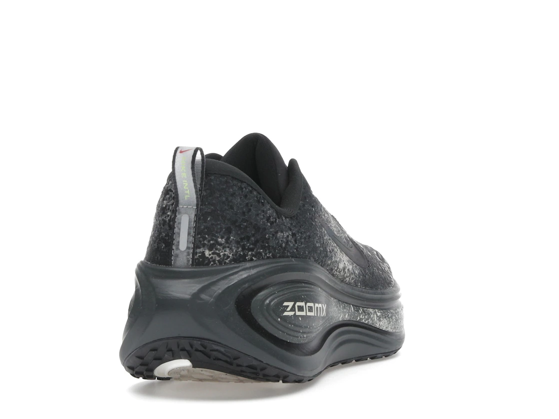 Vue 30 de Nike Vomero Plus Anthracite Oatmeal Black