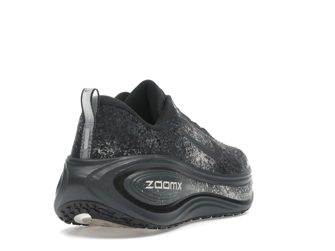 Vue 31 de Nike Vomero Plus Anthracite Oatmeal Black