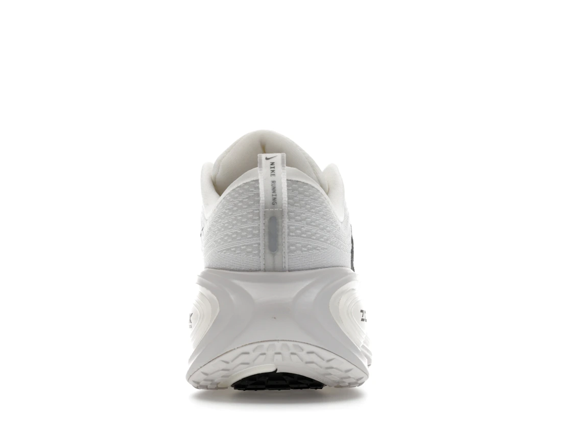 Vue 28 de Nike Vomero Plus Run
