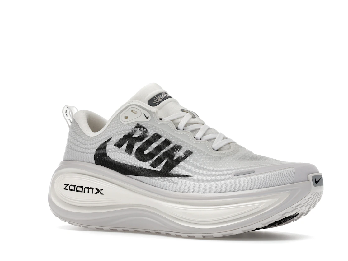 Vue 4 de Nike Vomero Plus Run
