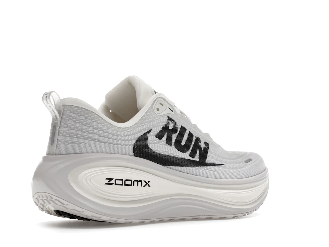Vue 33 de Nike Vomero Plus Run