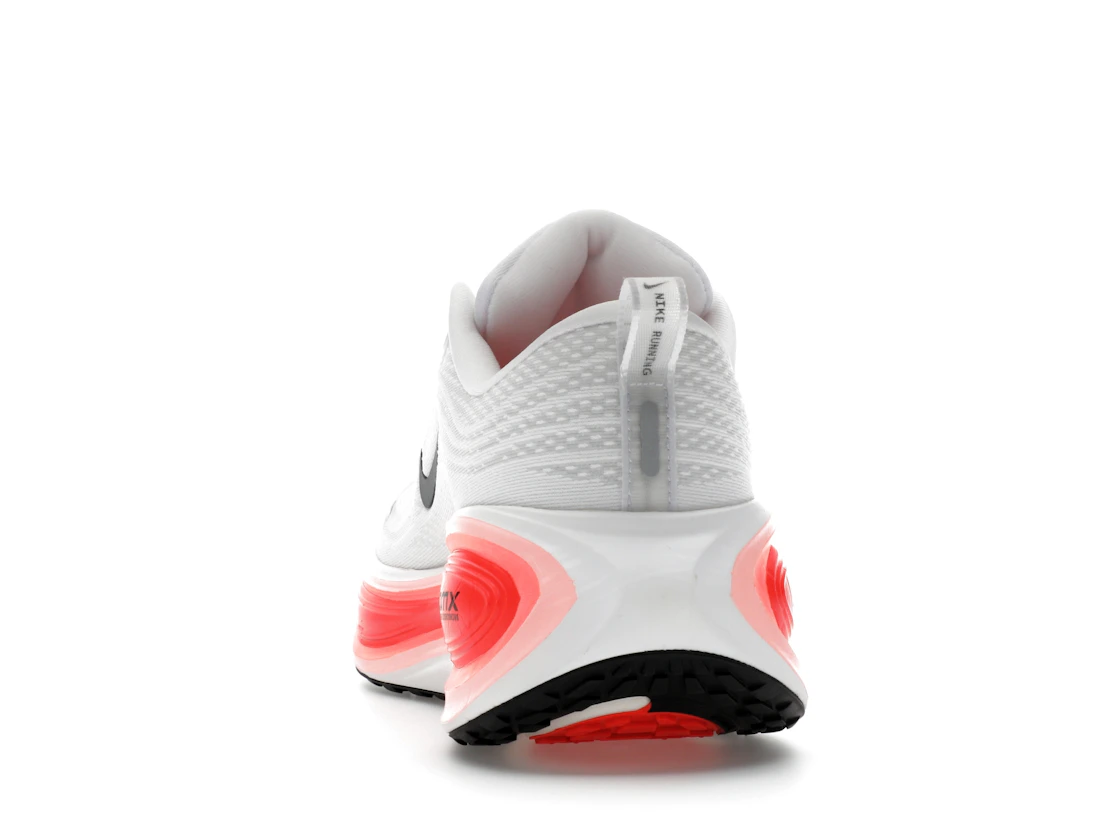 Vue 27 de Nike Vomero Plus White Black Bright Crimson