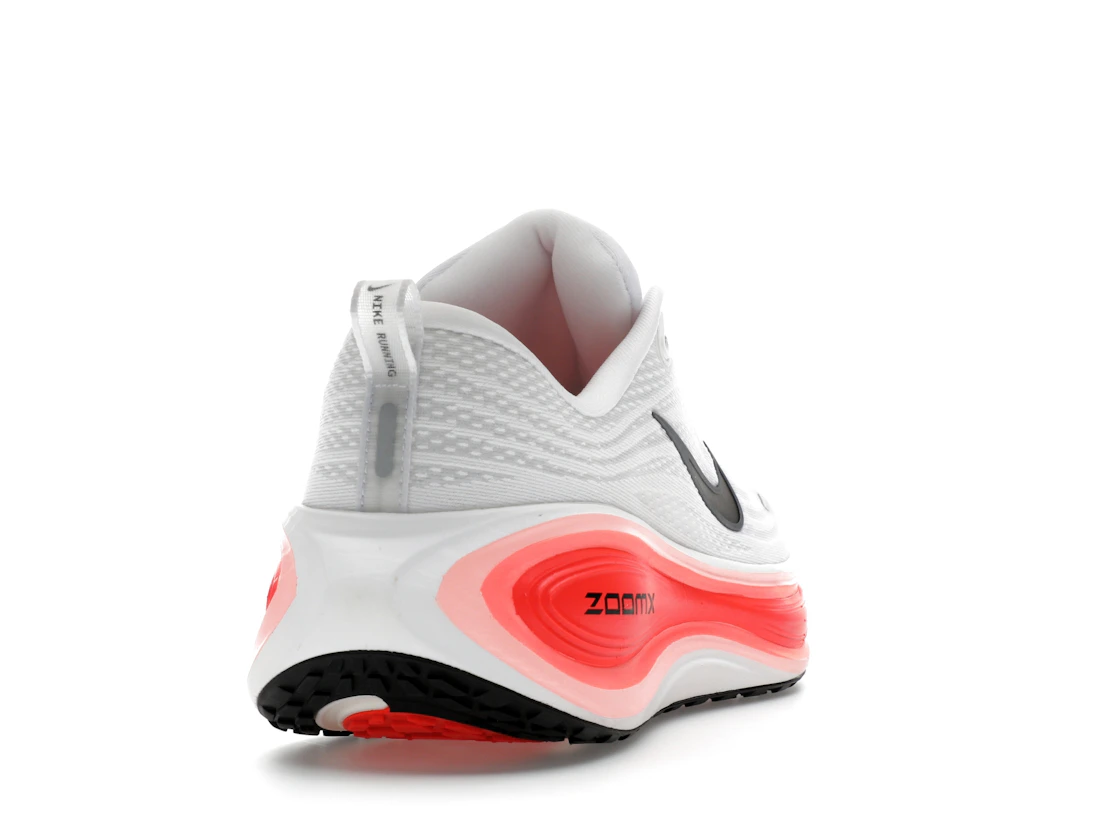 Vue 30 de Nike Vomero Plus White Black Bright Crimson