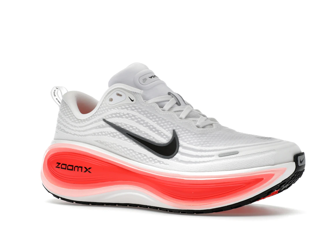 Vue 4 de Nike Vomero Plus White Black Bright Crimson