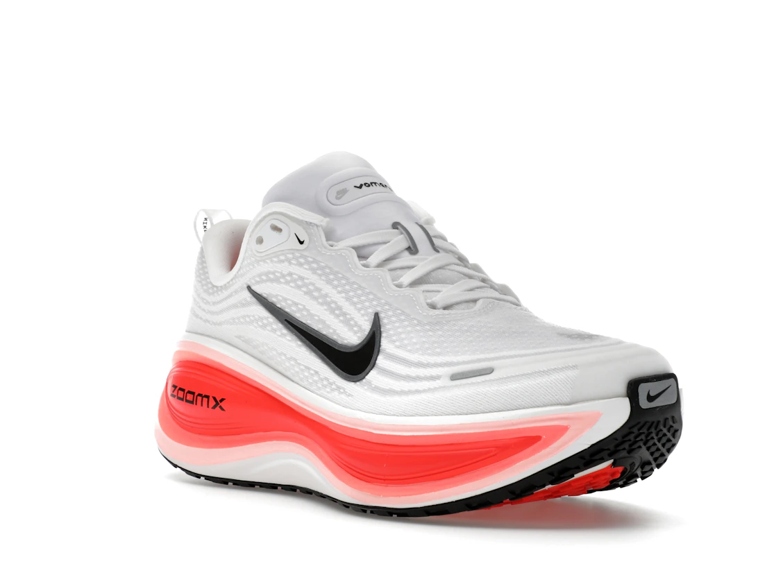 Vue 6 de Nike Vomero Plus White Black Bright Crimson