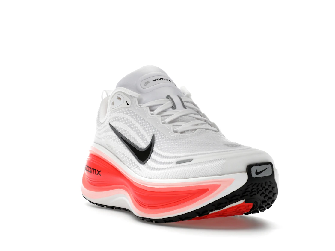 Vue 7 de Nike Vomero Plus White Black Bright Crimson
