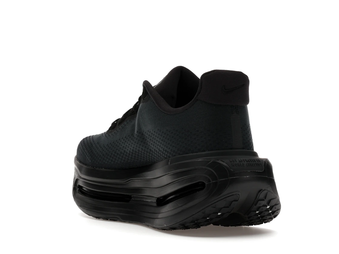 Vue 25 de Nike Vomero Premium SP Black Mini Chrome Swoosh