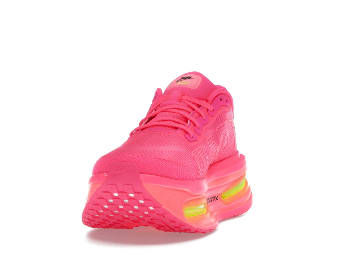 Vue 12 de Nike Vomero Premium Hyper Pink 