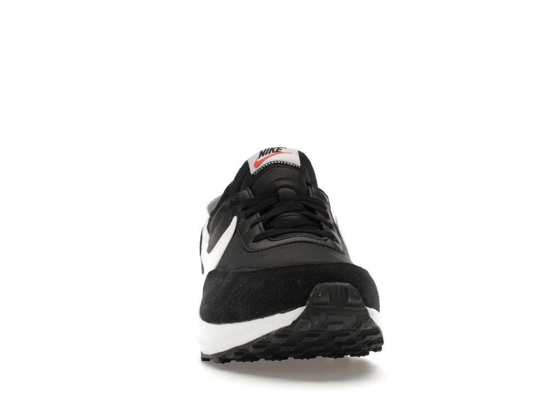 Vue 9 de Nike Waffle Debut Black White