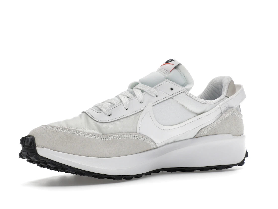 Vue 16 de Nike Waffle Debut White Black Orange