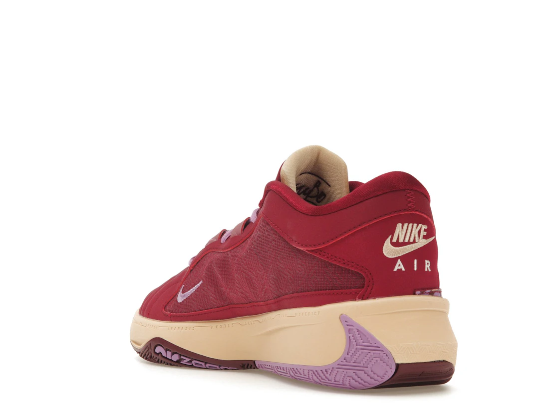 Vue 25 de Nike Zoom Freak 5 Alphabet Bros
