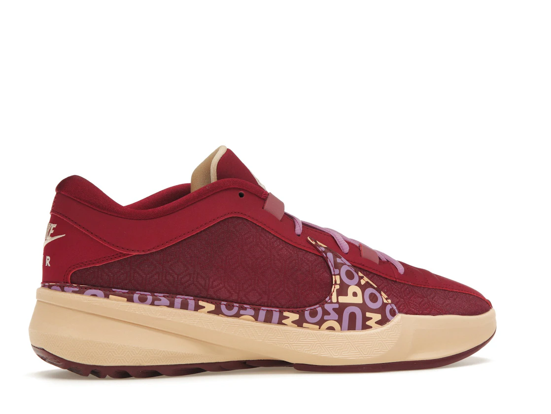 Vue 35 de Nike Zoom Freak 5 Alphabet Bros